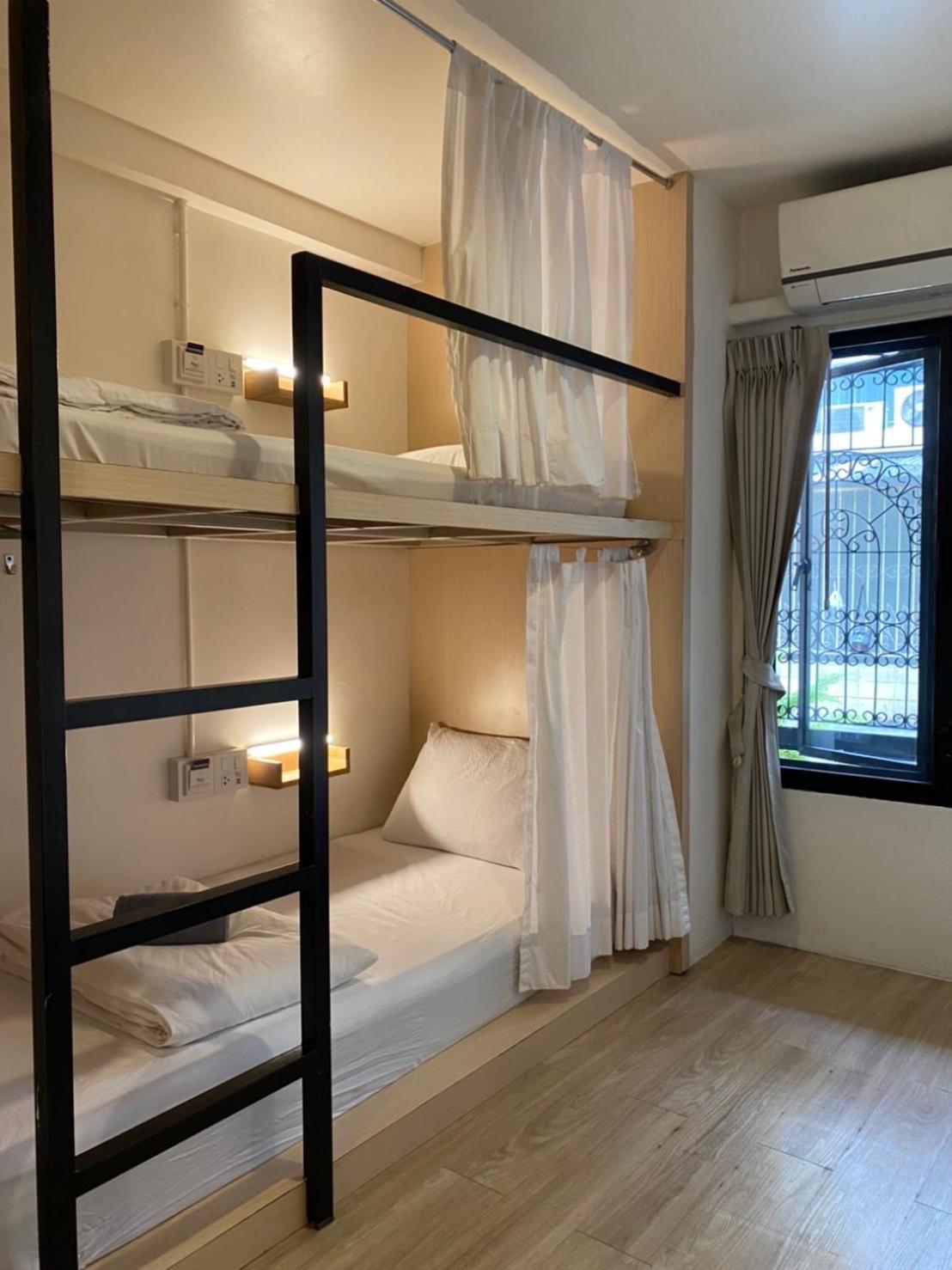 Hostal Monomer *