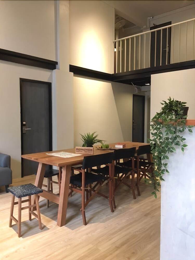 Hostal Monomer